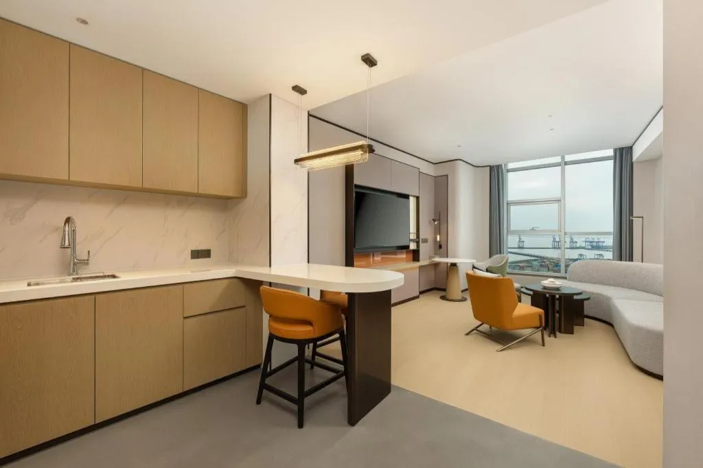 Bed in Holiday Inn Hotel & Suites Jiaxing Hangzhou Bay By IHG