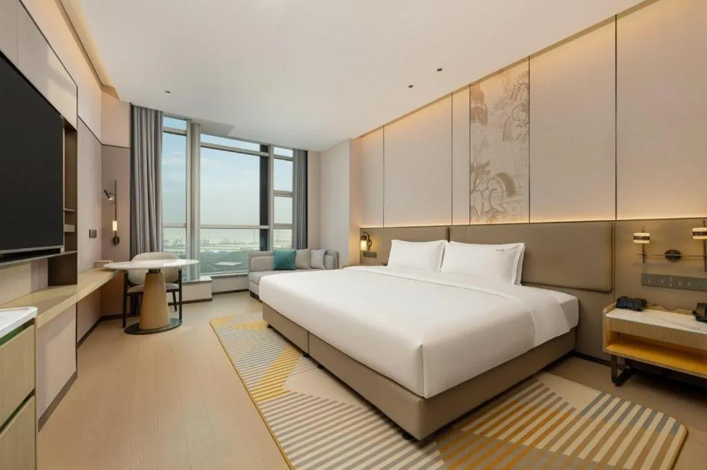 Bed in Holiday Inn Hotel & Suites Jiaxing Hangzhou Bay By IHG