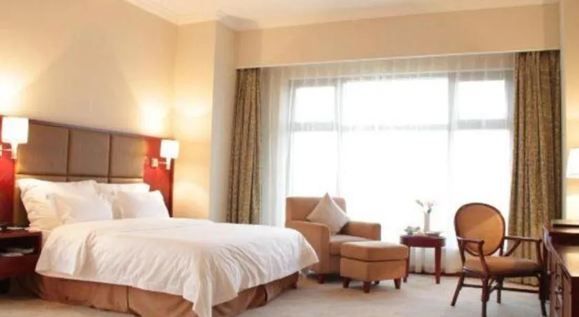 Bed in Dolton Changsha Spa Hotel