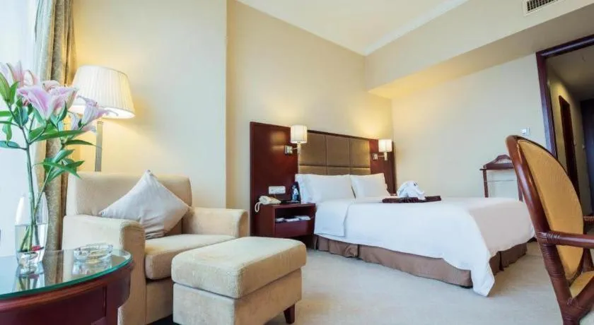 Bed in Dolton Changsha Spa Hotel