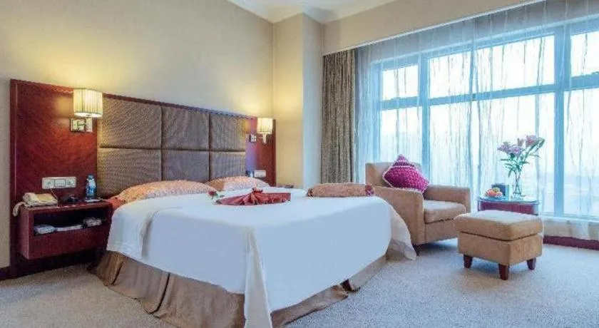 Bed in Dolton Changsha Spa Hotel