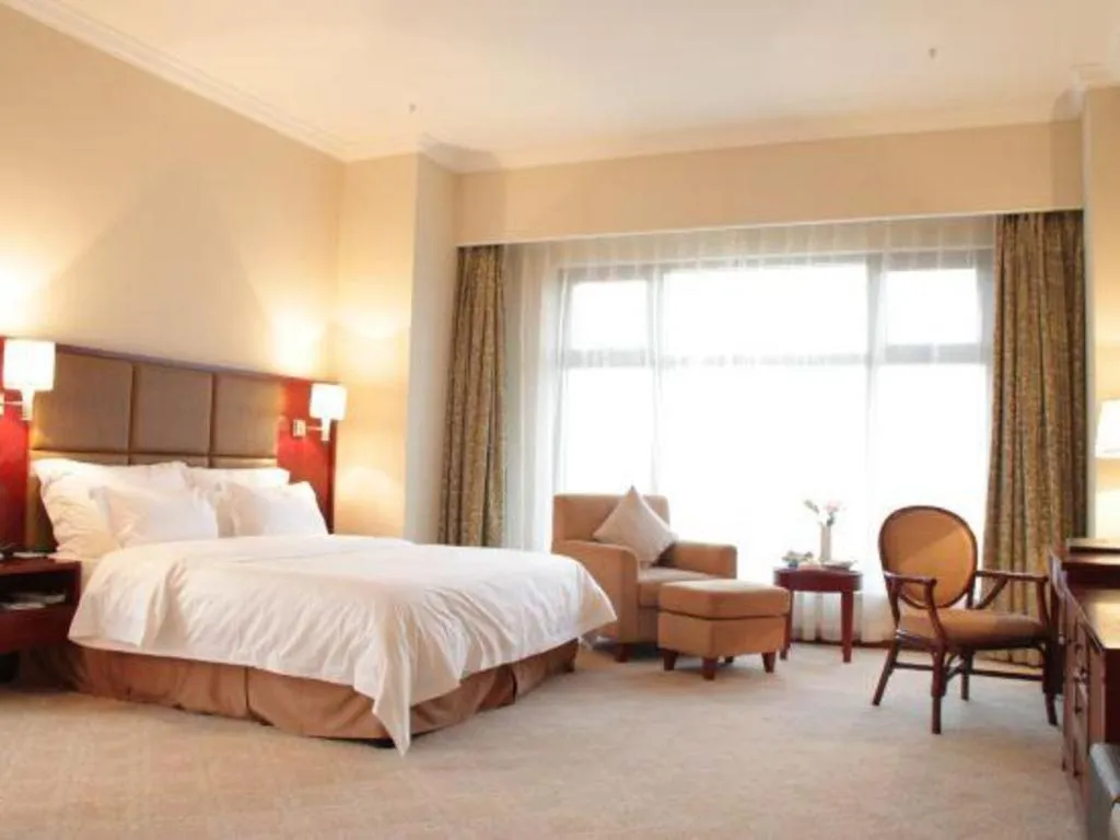 Bed in Dolton Changsha Spa Hotel