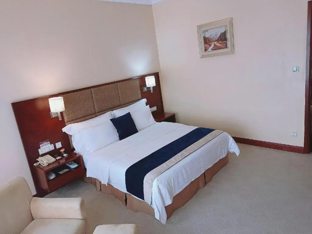Bed in Dolton Changsha Spa Hotel