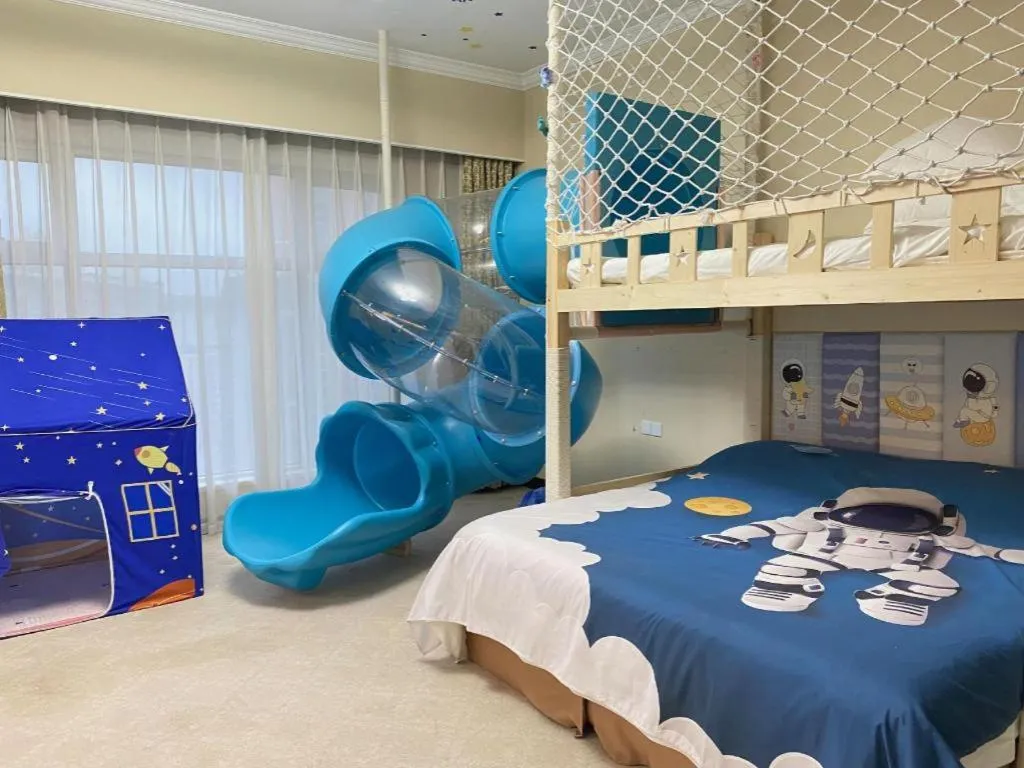 Bed in Dolton Changsha Spa Hotel