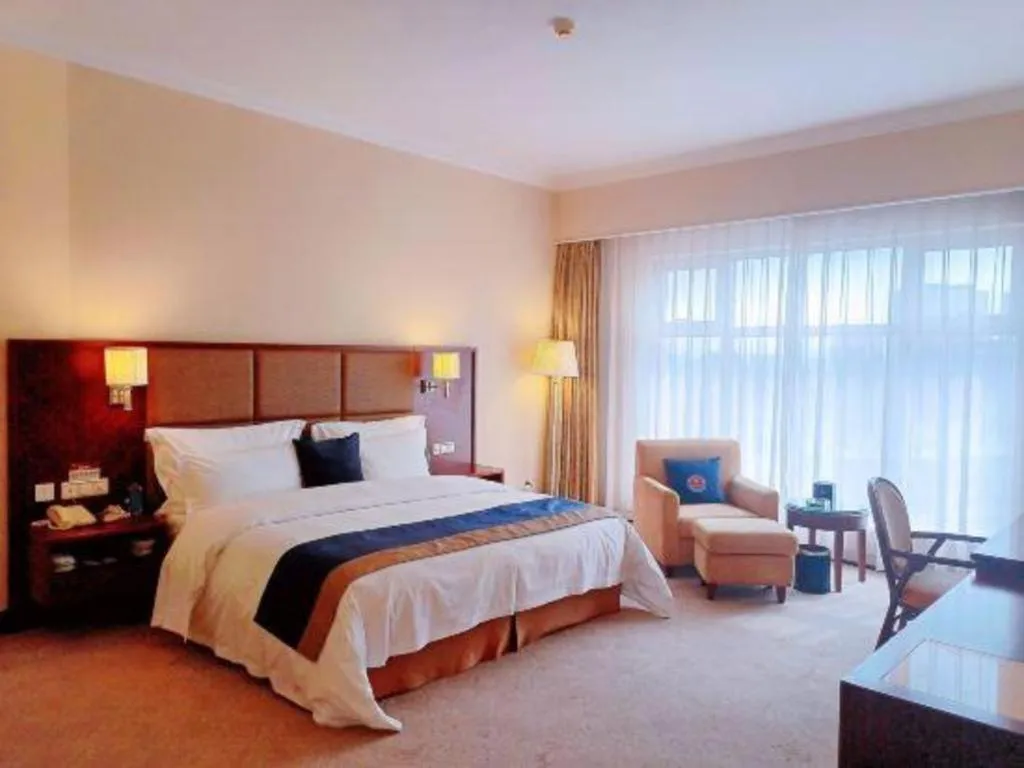 Bed in Dolton Changsha Spa Hotel