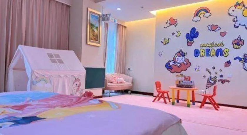 Bed in Dolton Changsha Spa Hotel