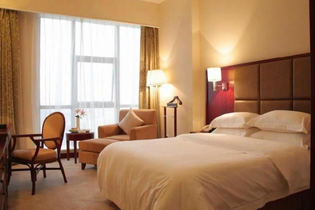 Bed in Dolton Changsha Spa Hotel