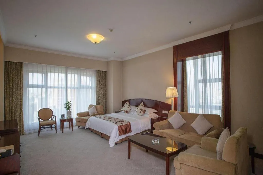 Bed in Dolton Changsha Spa Hotel