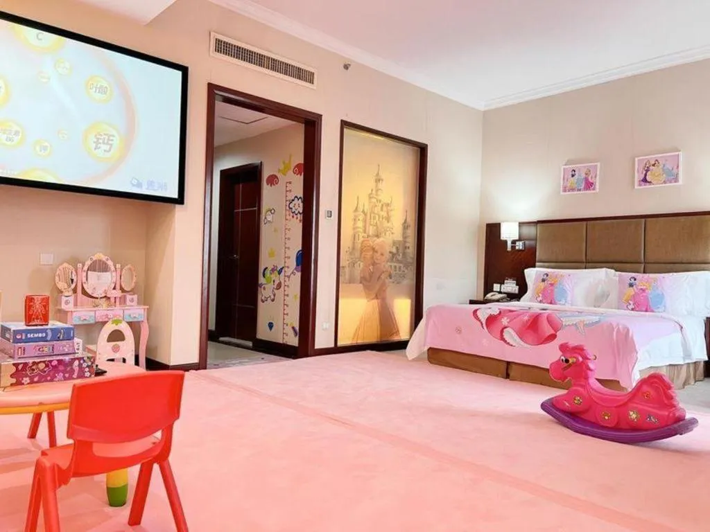 Bed in Dolton Changsha Spa Hotel