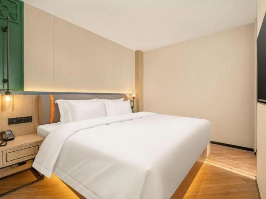 Bed in Tianrun International Hotel