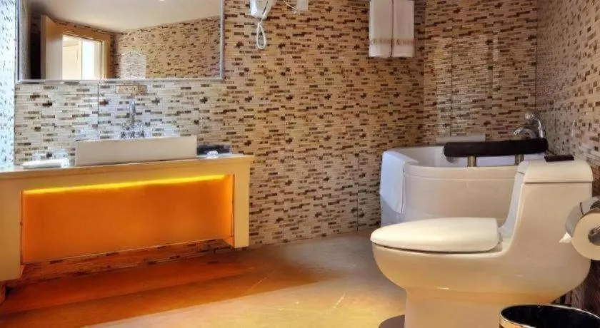 Zhongshan Louis Hotel