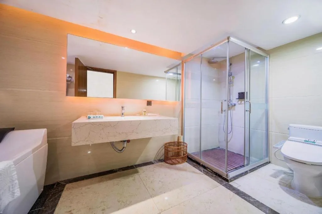 Zhongshan Louis Hotel