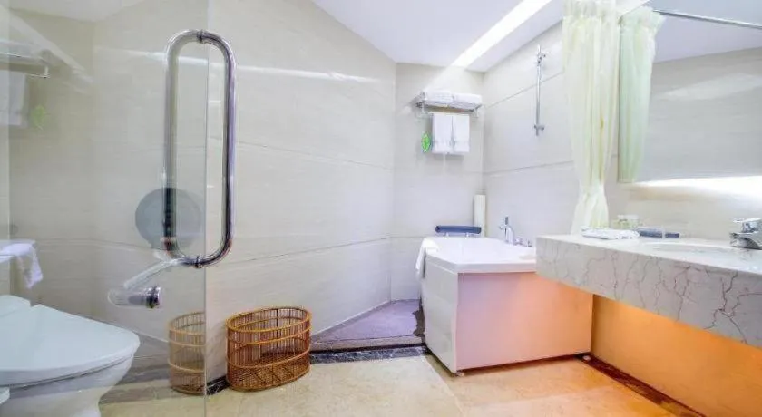 Zhongshan Louis Hotel