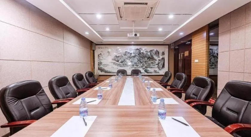 Zhongshan Louis Hotel