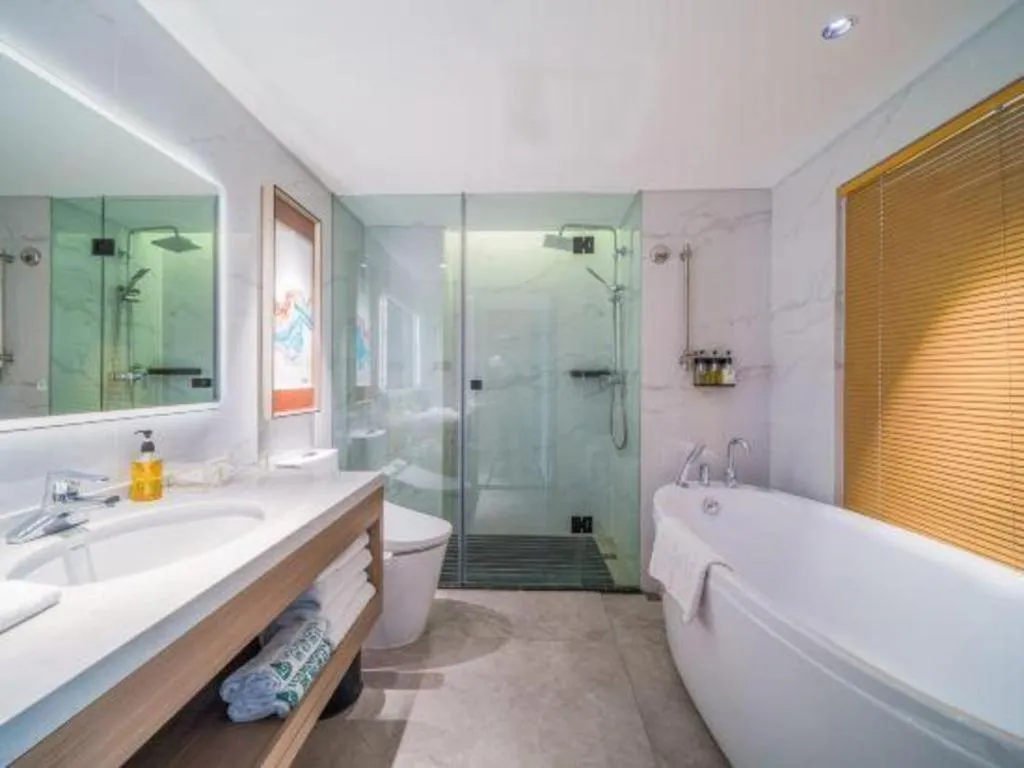 Zhongshan Louis Hotel