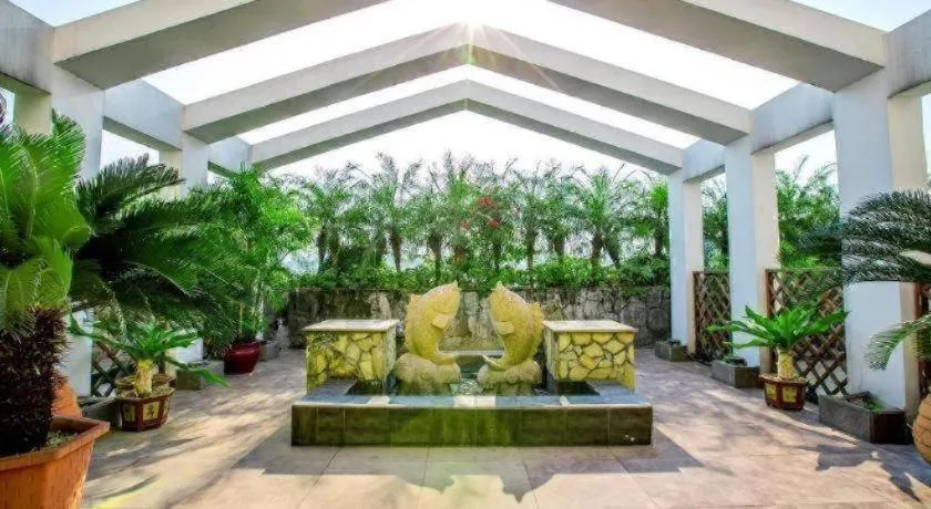 Zhongshan Louis Hotel