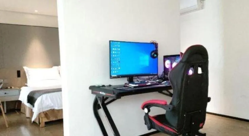 Bed in Zhongshan Louis Hotel