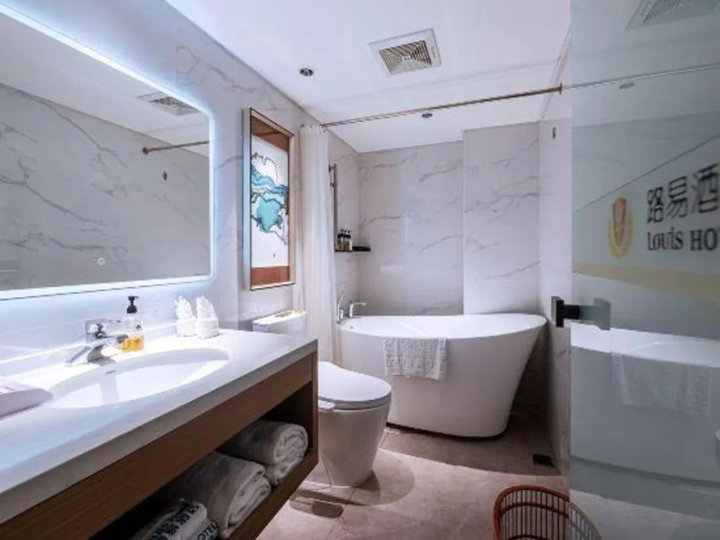 Zhongshan Louis Hotel