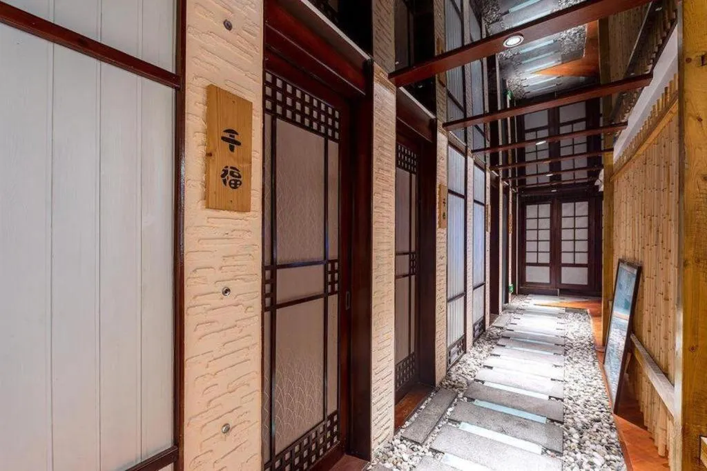 Bed in Zhongshan Louis Hotel