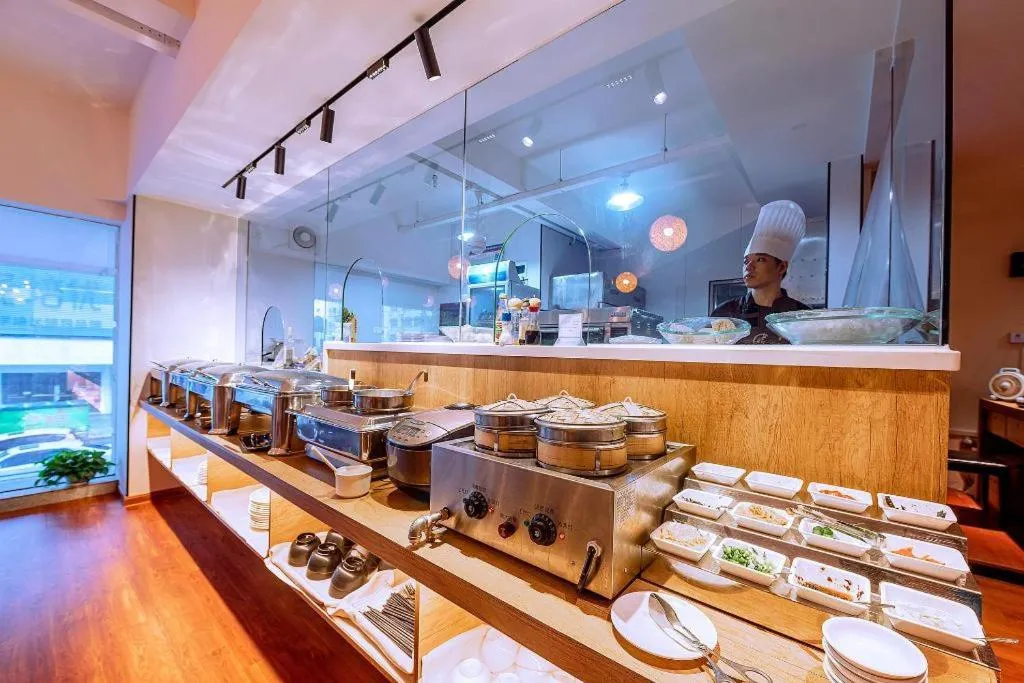 Zhongshan Louis Hotel