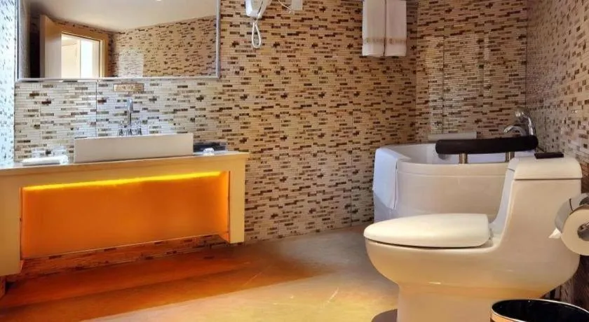 Zhongshan Louis Hotel