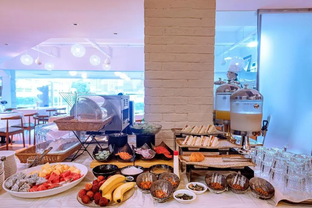 Zhongshan Louis Hotel