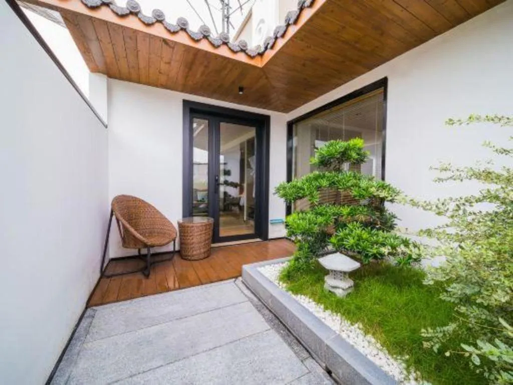 Zhongshan Louis Hotel