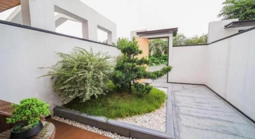 Zhongshan Louis Hotel