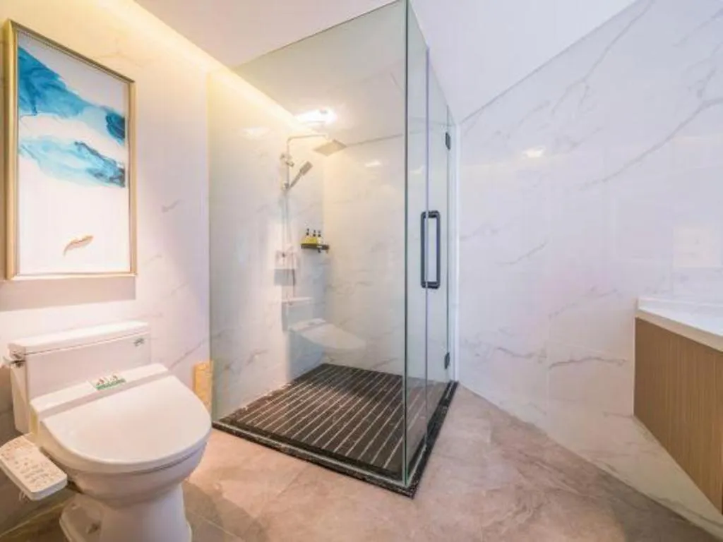 Zhongshan Louis Hotel