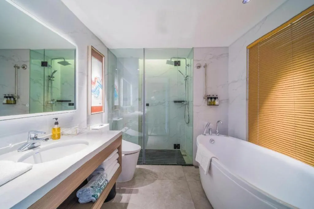 Zhongshan Louis Hotel