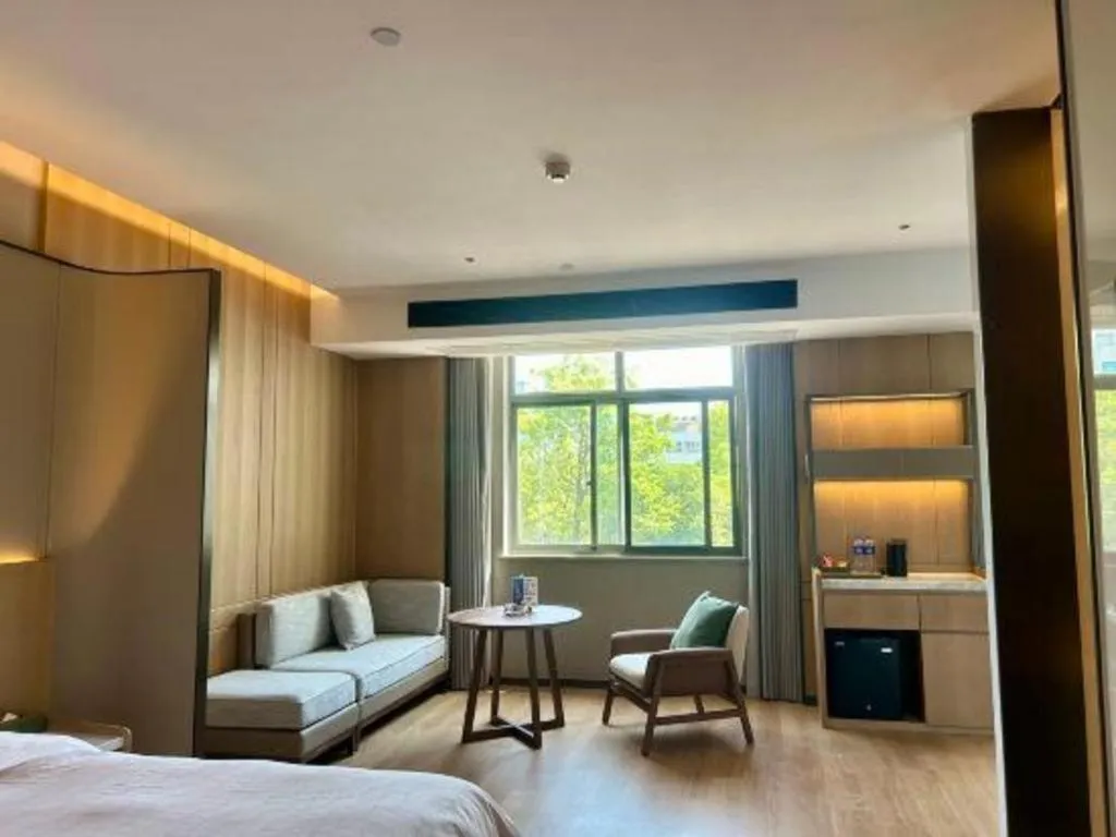 Bed in Zhangjiagang Jiangnan Garden Hotel