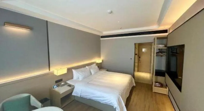 Bed in Zhangjiagang Jiangnan Garden Hotel