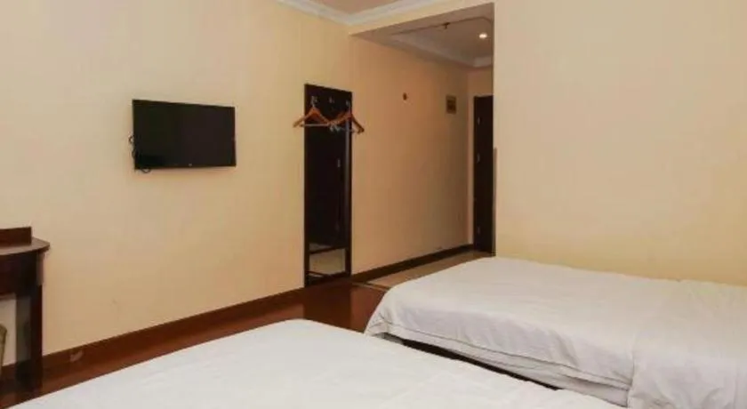 Bed in GreenTree Inn Suzhou Wujiang Zhenze Town Zhennan Road Express Hotel