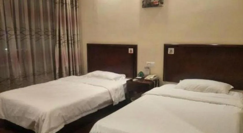 Bed in GreenTree Inn Suzhou Wujiang Zhenze Town Zhennan Road Express Hotel