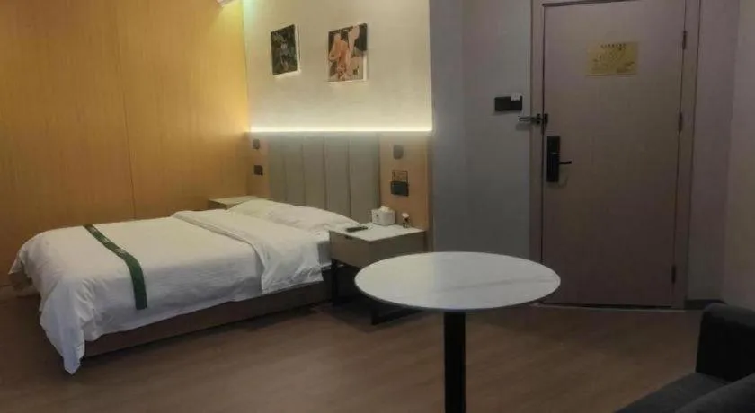 Bed in GreenTree Inn Suzhou Wujiang Zhenze Town Zhennan Road Express Hotel