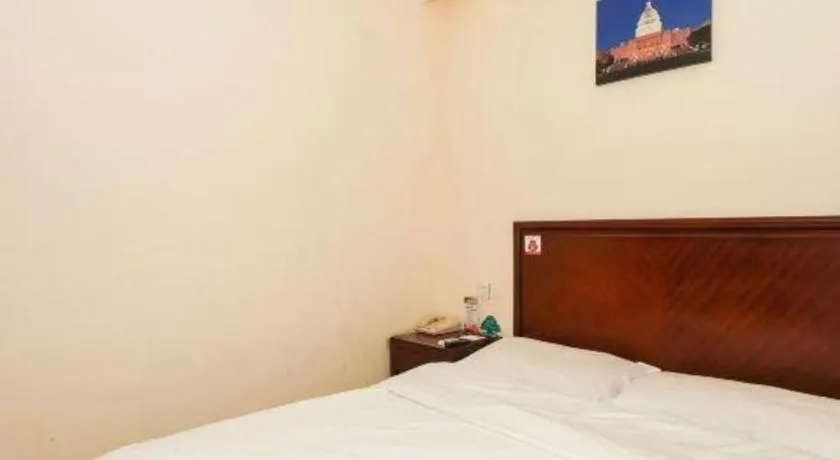 Bed in GreenTree Inn Suzhou Wujiang Zhenze Town Zhennan Road Express Hotel