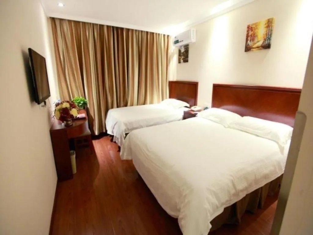 Bed in GreenTree Inn Beijing Miyun Changcheng Huandao Express Hotel