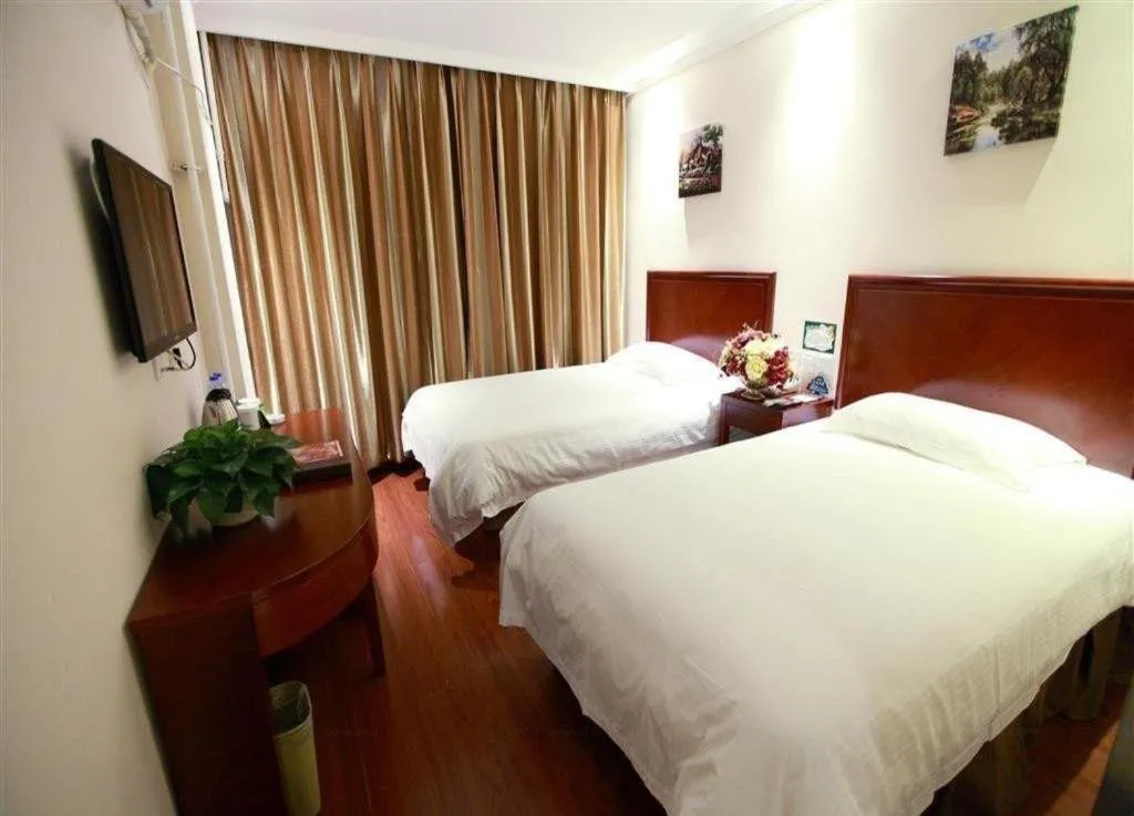 Bed in GreenTree Inn Beijing Miyun Changcheng Huandao Express Hotel