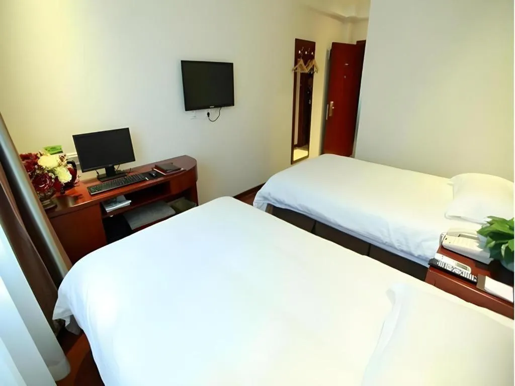 Bed in GreenTree Inn Beijing Miyun Changcheng Huandao Express Hotel