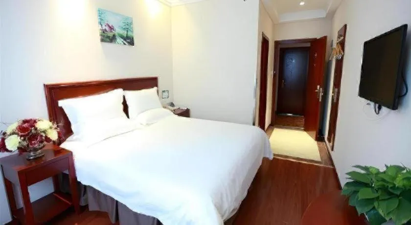 Bed in GreenTree Inn Beijing Miyun Changcheng Huandao Express Hotel