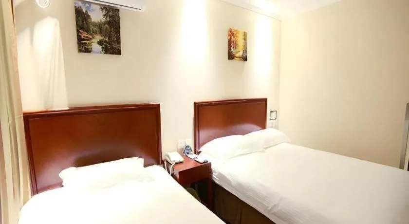 Bed in GreenTree Inn Beijing Miyun Changcheng Huandao Express Hotel