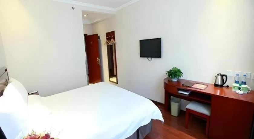 Bed in GreenTree Inn Beijing Miyun Changcheng Huandao Express Hotel