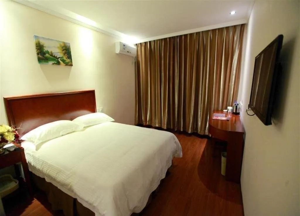 Bed in GreenTree Inn Beijing Miyun Changcheng Huandao Express Hotel