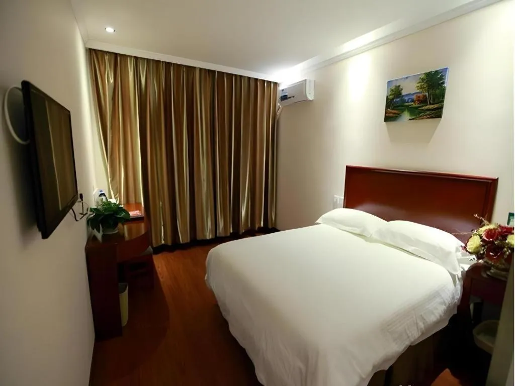 Bed in GreenTree Inn Beijing Miyun Changcheng Huandao Express Hotel
