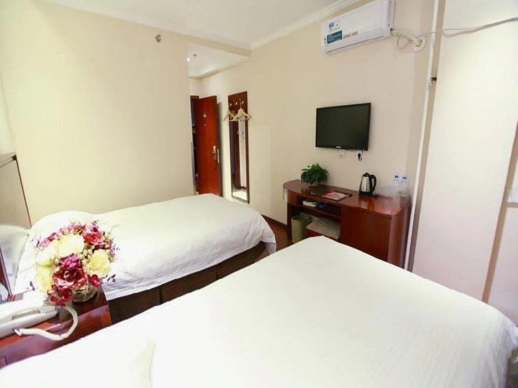 Bed in GreenTree Inn Beijing Miyun Changcheng Huandao Express Hotel