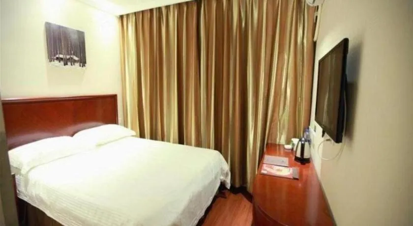 Bed in GreenTree Inn Beijing Miyun Changcheng Huandao Express Hotel
