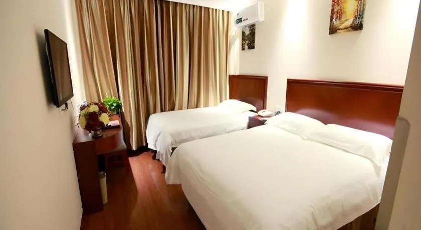 Bed in GreenTree Inn Beijing Miyun Changcheng Huandao Express Hotel