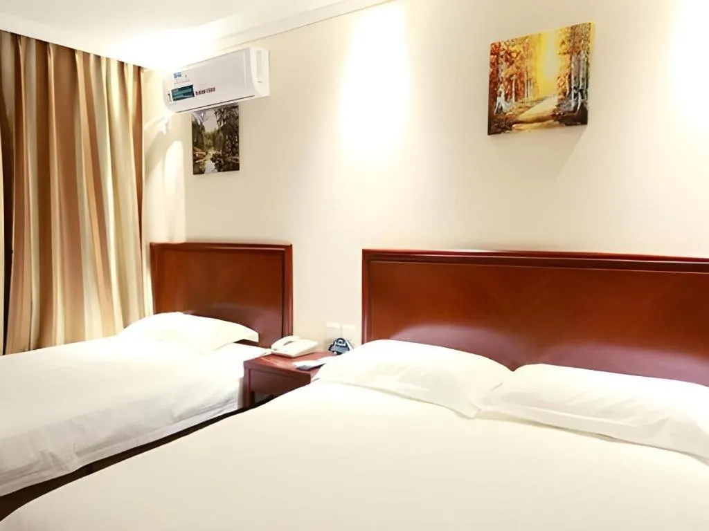 Bed in GreenTree Inn Beijing Miyun Changcheng Huandao Express Hotel