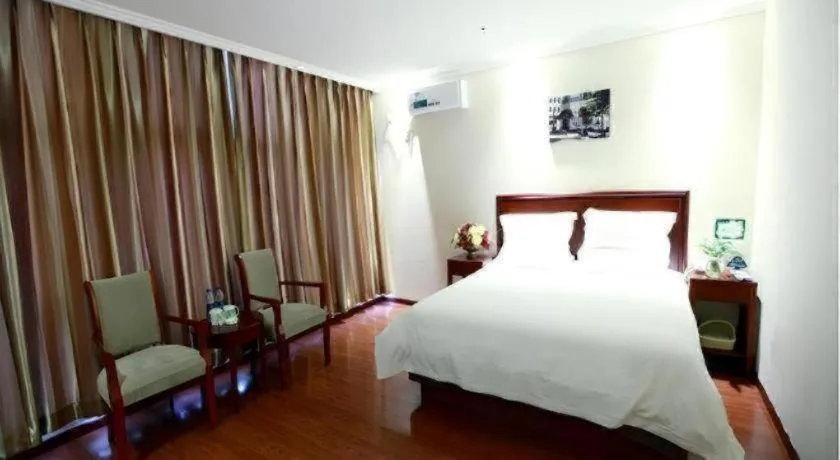 Bed in GreenTree Inn Beijing Miyun Changcheng Huandao Express Hotel