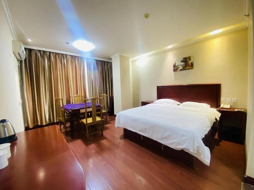 Bed in GreenTree Inn Beijing Miyun Changcheng Huandao Express Hotel